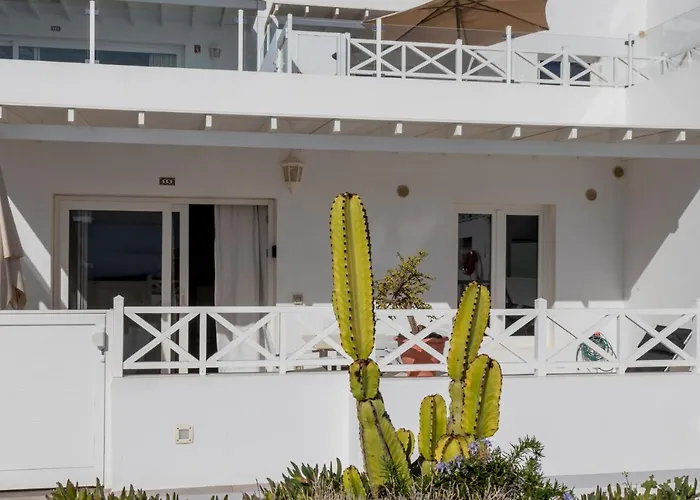Flower Beach Suite 15
